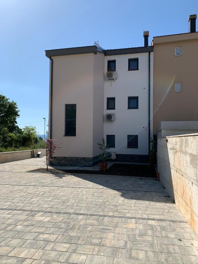 Apartman Polje Njivice Exterior photo