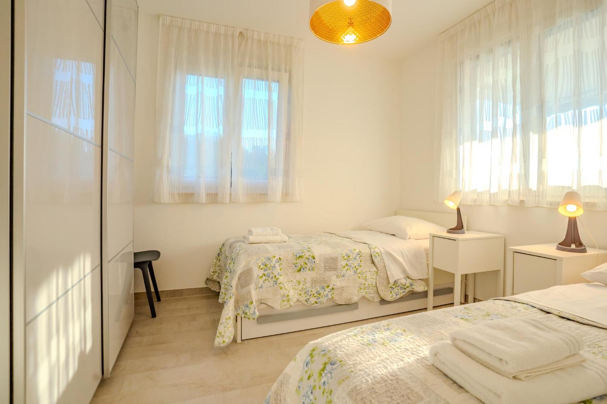 Apartman Polje Njivice Exterior photo